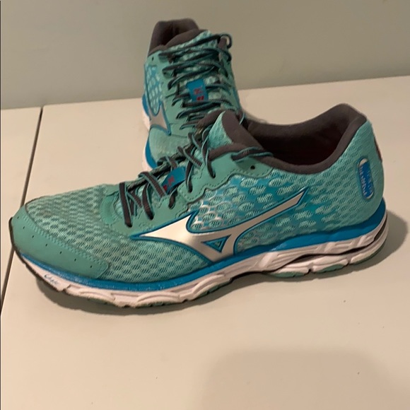 Mizuno Women’s Size 8.5 - Picture 2 of 7